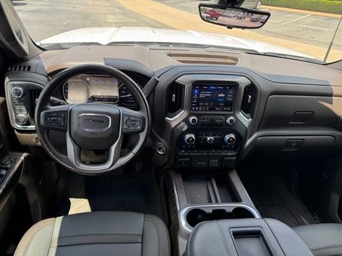 Used 2022 GMC Sierra 3500 Denali w/ Denali Ultimate Package AWD/4WD image 6
