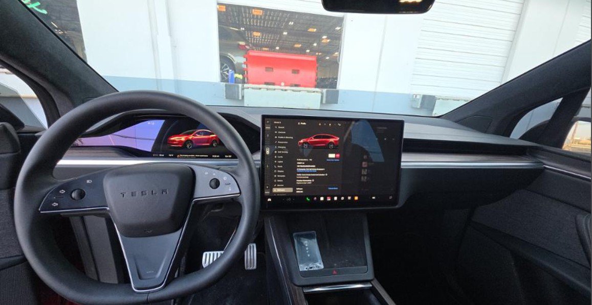 Used 2024 Tesla Model X AWD/4WD image 4