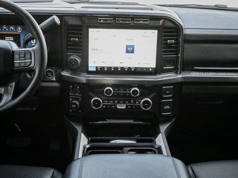 Used 2024 Ford F350 Lariat w/ Lariat Ultimate Package AWD/4WD image 29