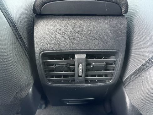 Used 2024 Toyota Corolla Cross LE AWD/4WD image 21