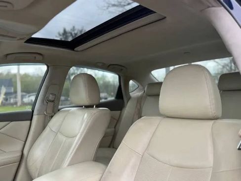 Used 2015 INFINITI Q70 3.7 AWD/4WD image 11