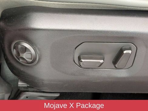 Used 2024 Jeep Gladiator Mojave AWD/4WD image 14