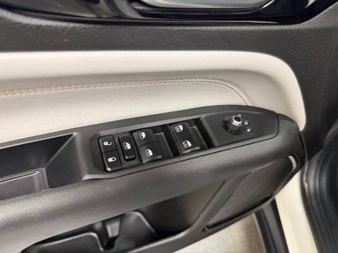 Used 2025 Jeep Compass Limited AWD/4WD image 10