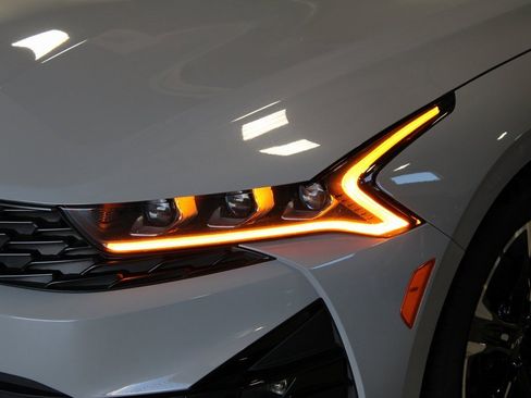 Used 2023 Kia K5 GT-Line image 2