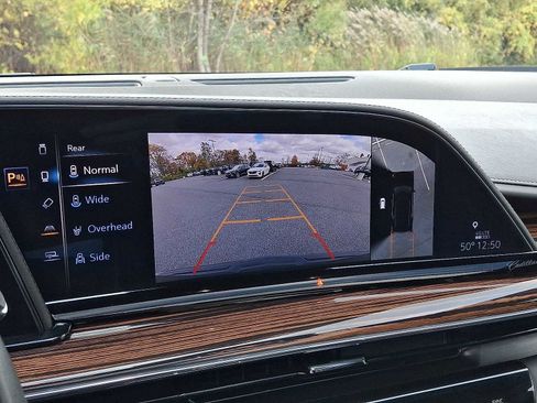 Used 2024 Cadillac Escalade Premium Luxury image 19