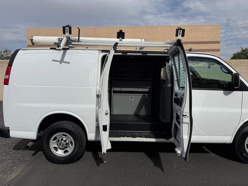 Used 2013 Chevrolet Express 2500 image 10