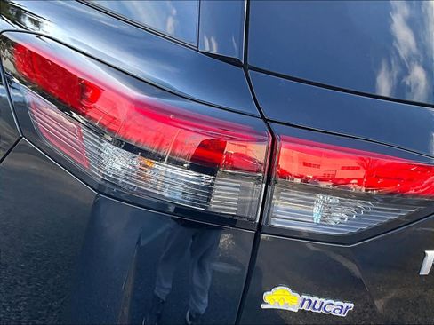 Certified 2025 Nissan Pathfinder SV image 33