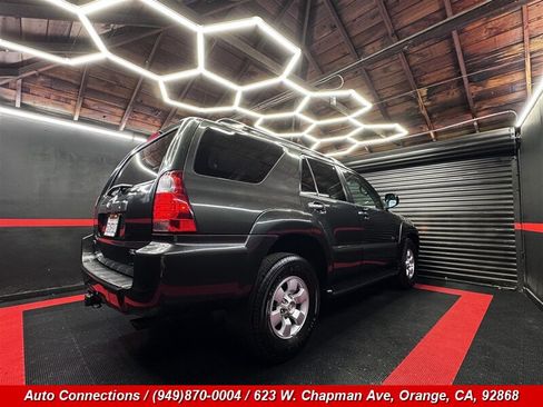 Used 2006 Toyota 4Runner SR5 RWD image 3