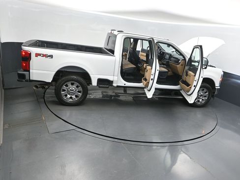 Used 2025 Ford F250 Lariat w/ Lariat Ultimate Package image 50