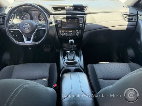 Used 2020 Nissan Rogue SV FWD image 16