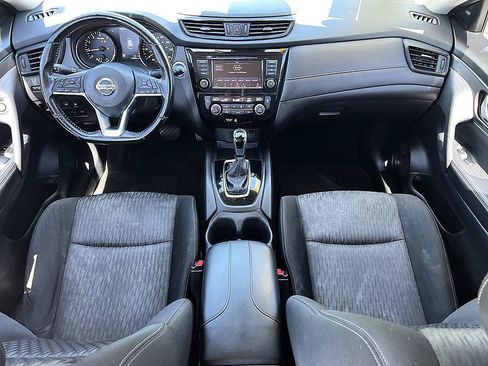 Used 2020 Nissan Rogue SV FWD image 18