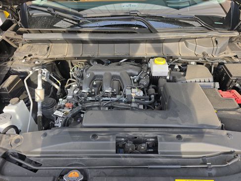 Used 2025 Nissan Pathfinder Platinum w/ Cargo Package image 18