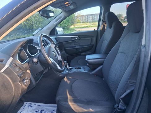 Used 2012 Chevrolet Traverse LT w/ LPO, 'HIT The Road' Package AWD/4WD image 11