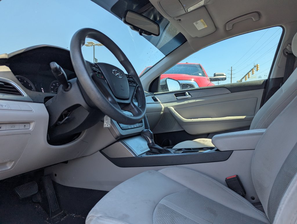 Used 2015 Hyundai Sonata SE w/ Option Group 09 FWD image 23