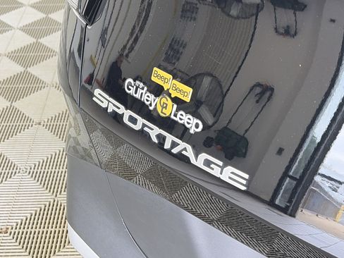 Certified 2025 Kia Sportage EX w/ Premium Package AWD/4WD image 16