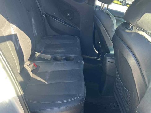 Used 2016 Hyundai Veloster Turbo image 12