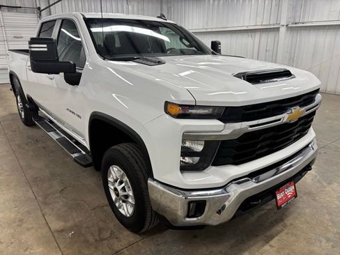 Used 2025 Chevrolet Silverado 2500 LT w/ Convenience Package AWD/4WD image 1