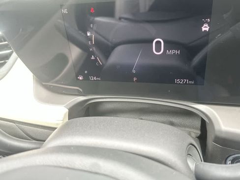 Used 2024 Buick Encore GX Avenir AWD/4WD image 21