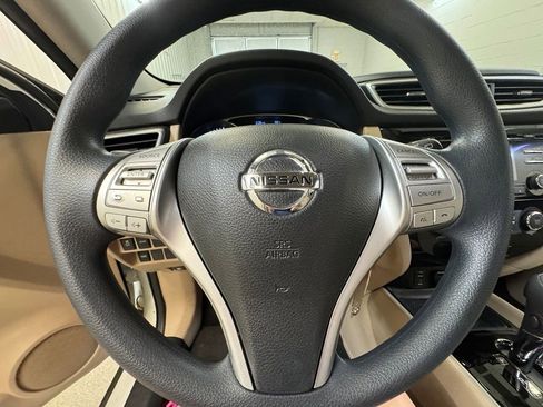 Used 2016 Nissan Rogue S FWD image 36