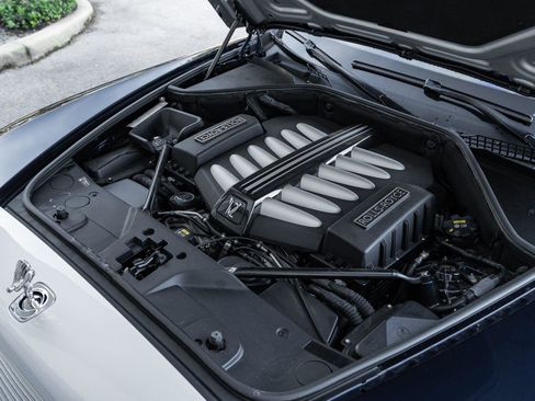 Used 2018 Rolls-Royce Dawn image 37