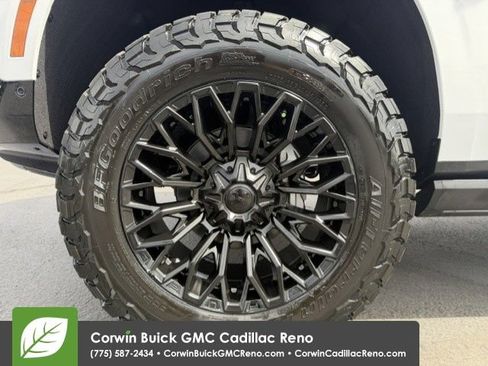 New 2026 GMC Yukon AT4 Ultimate AWD/4WD image 10