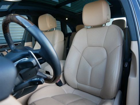 Used 2024 Porsche Macan image 5