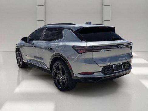 Certified 2025 Chevrolet Equinox EV RS FWD image 3
