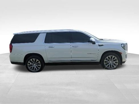 Used 2022 GMC Yukon XL Denali AWD/4WD image 2