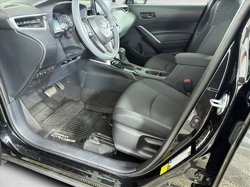 Used 2024 Toyota Corolla Cross LE AWD/4WD image 9