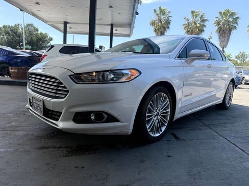 Used 2013 Ford Fusion SE FWD image 2