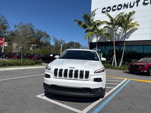 Used 2017 Jeep Cherokee Latitude image 13