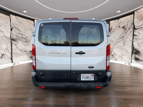 Used 2017 Ford Transit 350 XL image 7