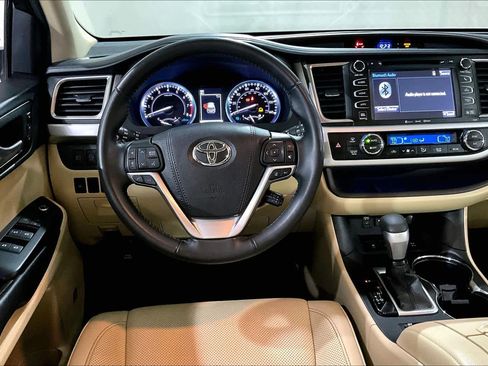 Used 2019 Toyota Highlander Limited image 9