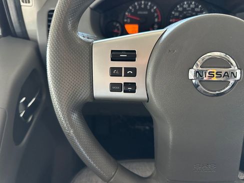 Used 2013 Nissan Frontier SV image 38