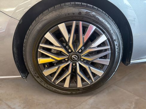 Used 2023 Nissan Altima 2.5 SV FWD image 26