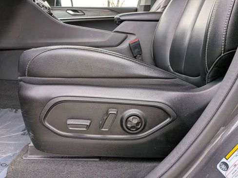 Used 2023 Jeep Grand Cherokee 4WD 4xe image 24