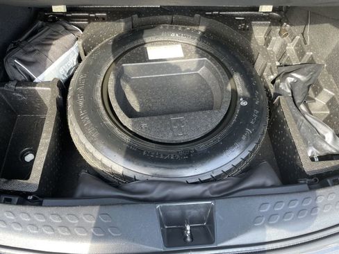 Used 2019 Toyota C-HR LE image 13