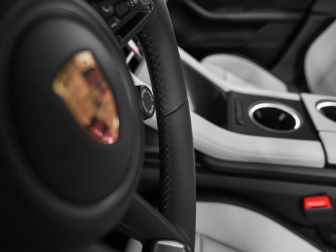 New 2025 Porsche Taycan image 39