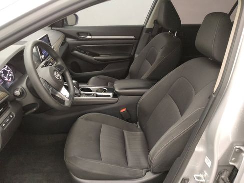 Used 2023 Nissan Altima 2.5 SV FWD image 17