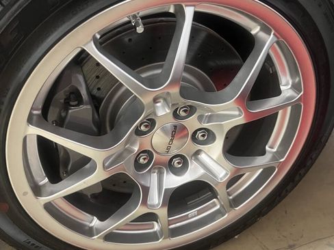 Used 2006 Ford GT RWD image 37