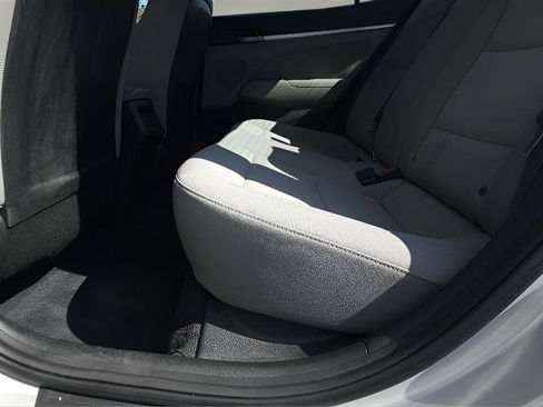Used 2018 Hyundai Elantra Value Edition FWD image 16