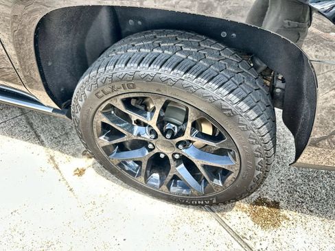 Used 2019 GMC Yukon XL Denali w/ Denali Ultimate Package AWD/4WD image 12