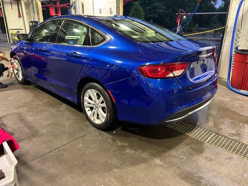 Used 2015 Chrysler 200 Limited w/ Convenience Group FWD image 9