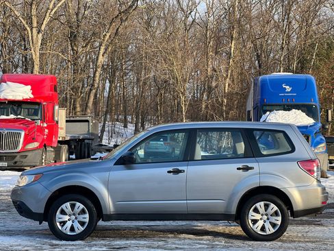 Used 2010 Subaru Forester 2.5X image 3