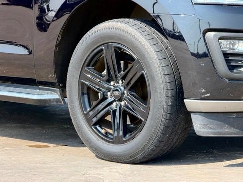 Used 2021 Ford Expedition XLT AWD/4WD image 5