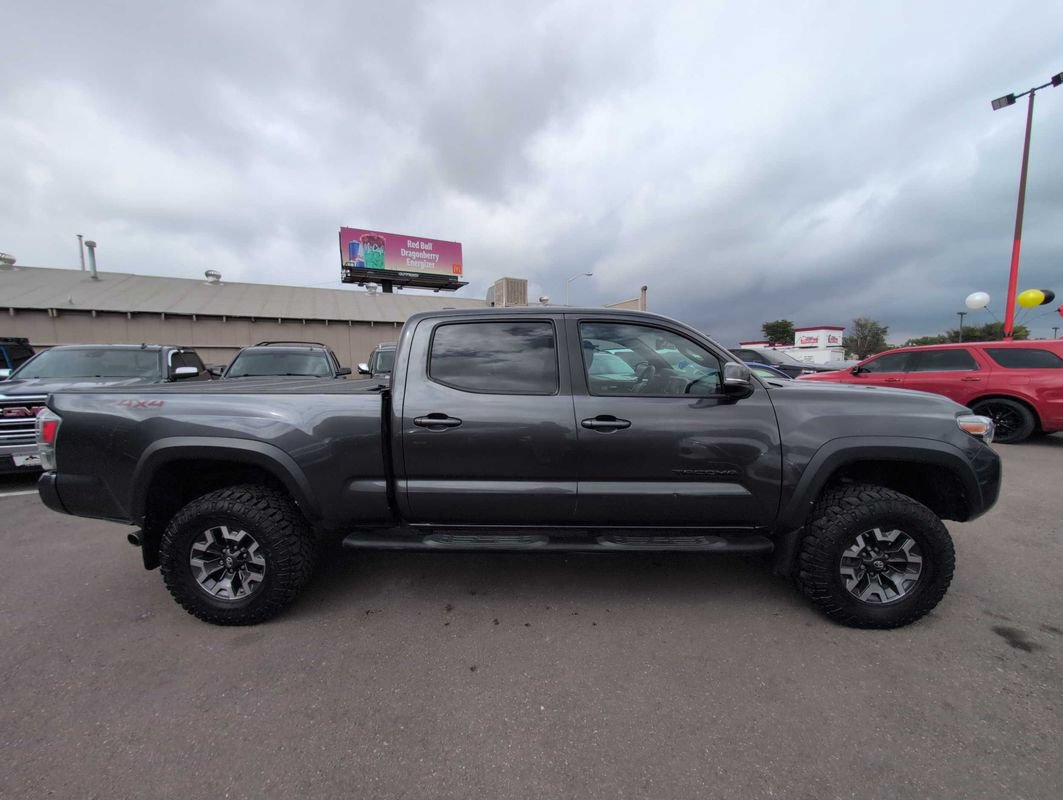 Used 2020 Toyota Tacoma TRD Off-Road w/ Technology Package AWD/4WD image 8