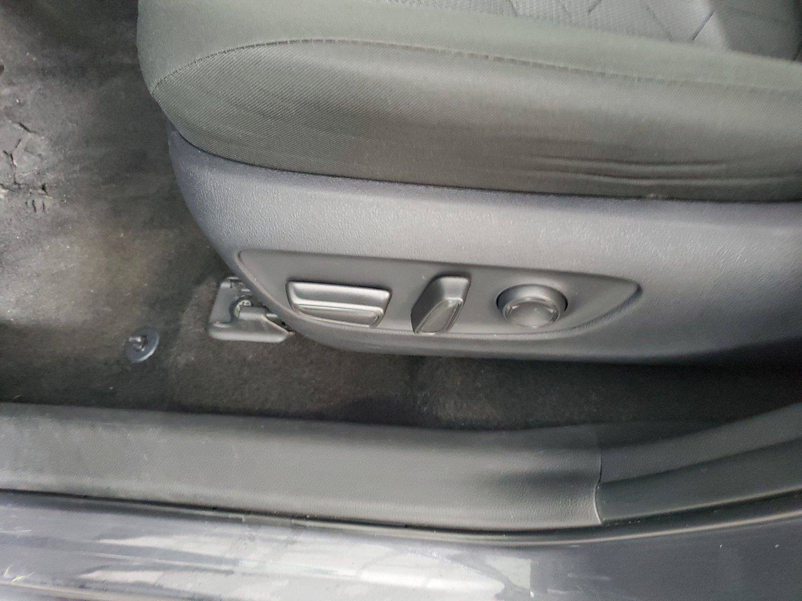 Used 2025 Toyota RAV4 XLE FWD image 18