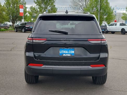 New 2026 Jeep Grand Cherokee Limited AWD/4WD image 13