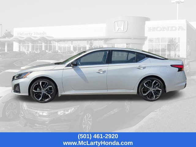 Used 2025 Nissan Altima 2.5 SR FWD image 2