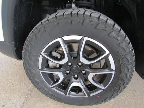 Used 2024 Jeep Compass Trailhawk AWD/4WD image 25